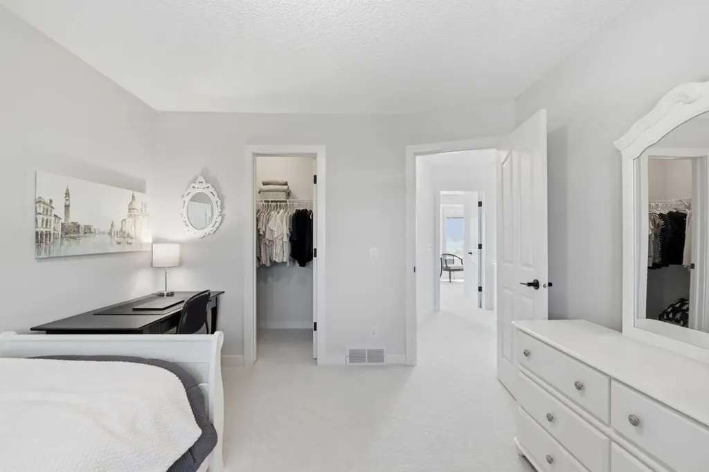 271 Sienna Park View SW Calgary AB T3H 3L2