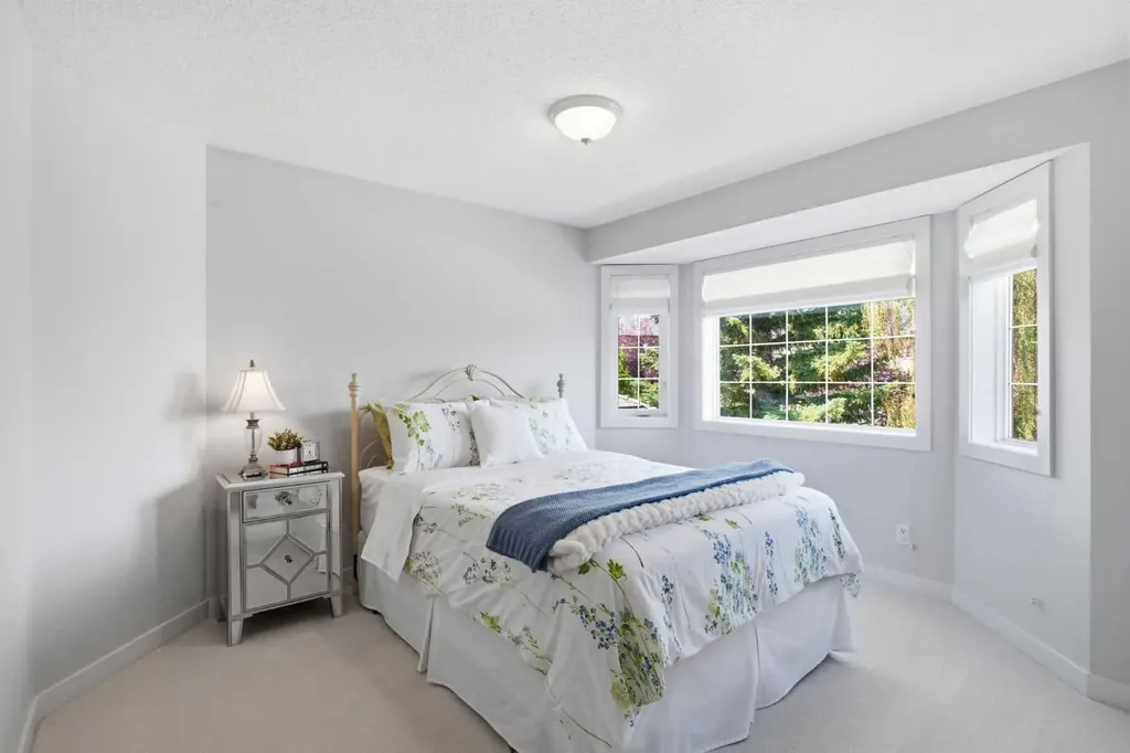 271 Sienna Park View SW Calgary AB T3H 3L2
