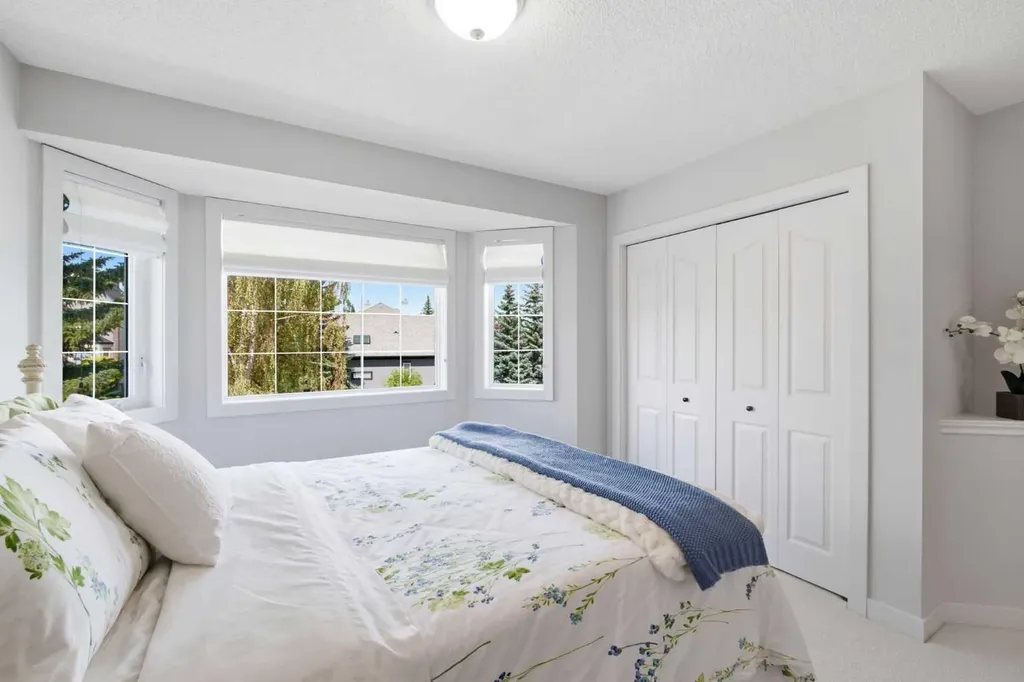 271 Sienna Park View SW Calgary AB T3H 3L2