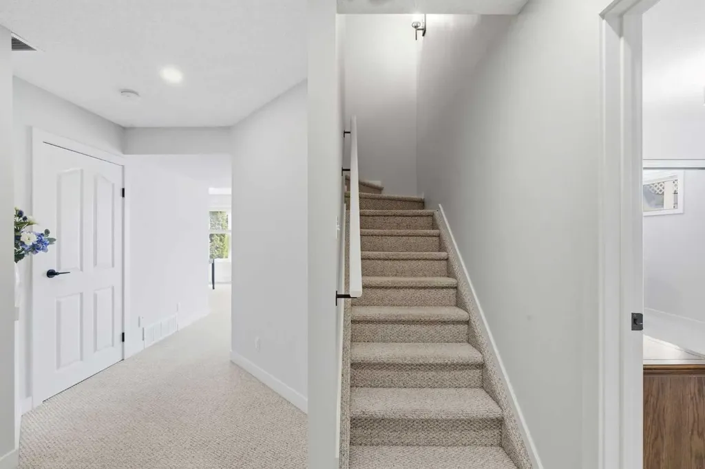271 Sienna Park View SW Calgary AB T3H 3L2