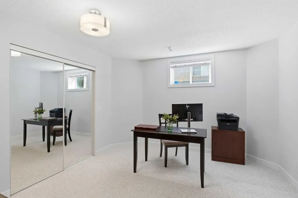 271 Sienna Park View SW Calgary AB T3H 3L2