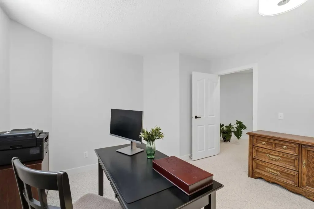 271 Sienna Park View SW Calgary AB T3H 3L2