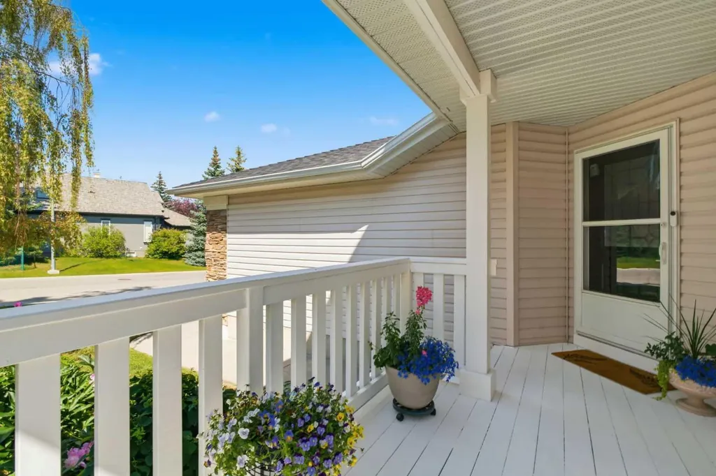 271 Sienna Park View SW Calgary AB T3H 3L2