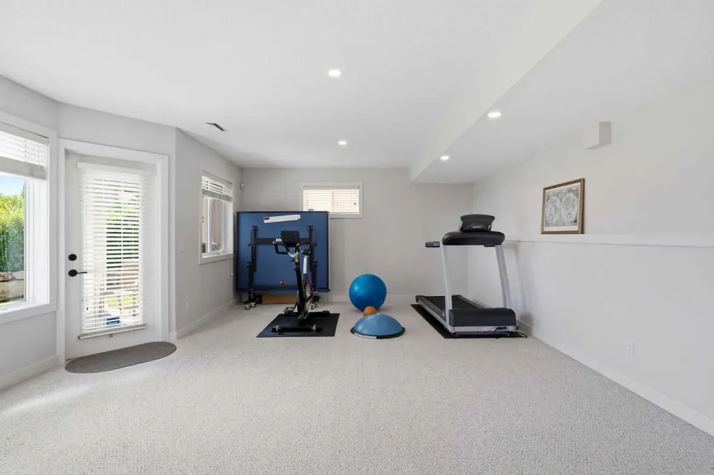271 Sienna Park View SW Calgary AB T3H 3L2