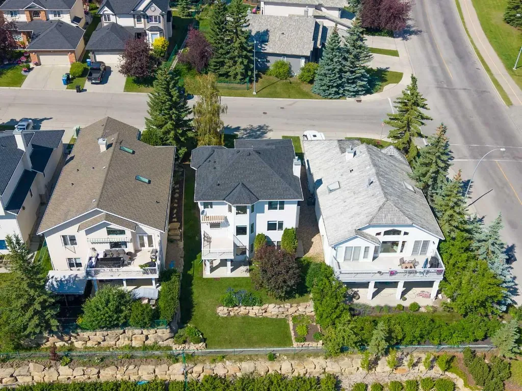 271 Sienna Park View SW Calgary AB T3H 3L2