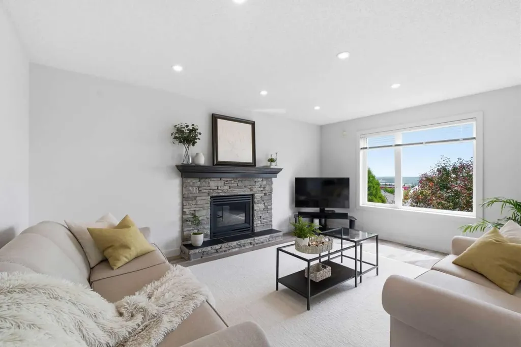 271 Sienna Park View SW Calgary AB T3H 3L2