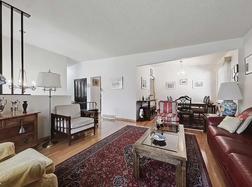 3911 Vincent Drive NW Calgary AB T2N 0K2