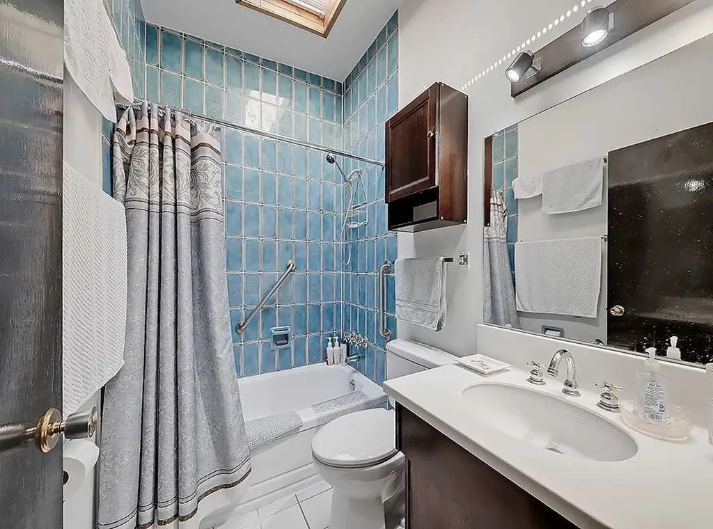 3911 Vincent Drive NW Calgary AB T2N 0K2