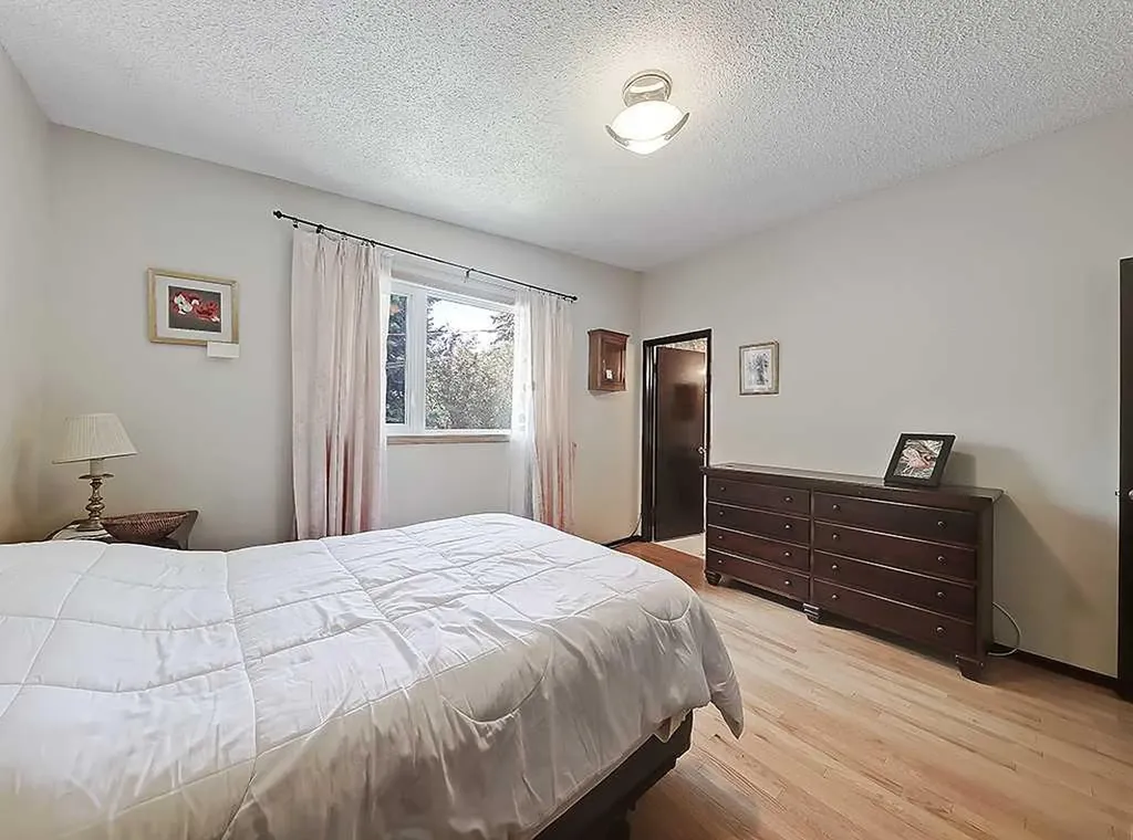 3911 Vincent Drive NW Calgary AB T2N 0K2