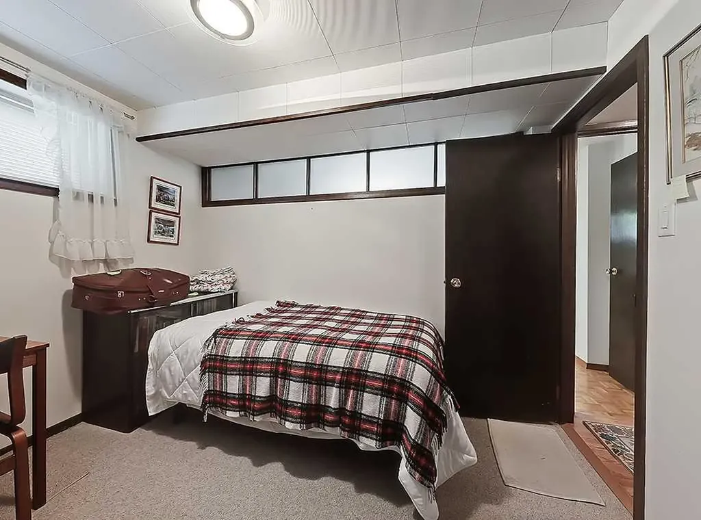 3911 Vincent Drive NW Calgary AB T2N 0K2