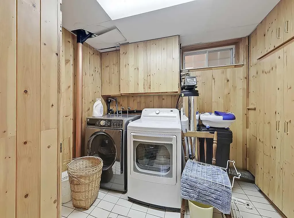 3911 Vincent Drive NW Calgary AB T2N 0K2