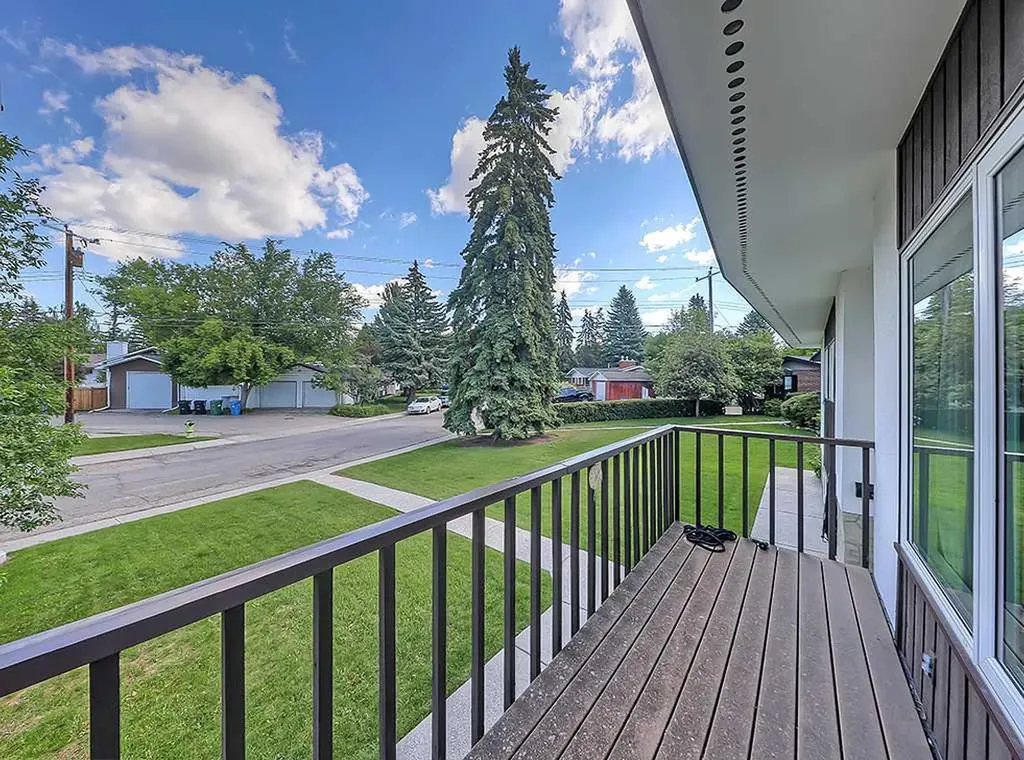 3911 Vincent Drive NW Calgary AB T2N 0K2