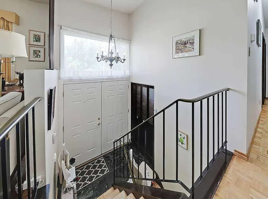 3911 Vincent Drive NW Calgary AB T2N 0K2