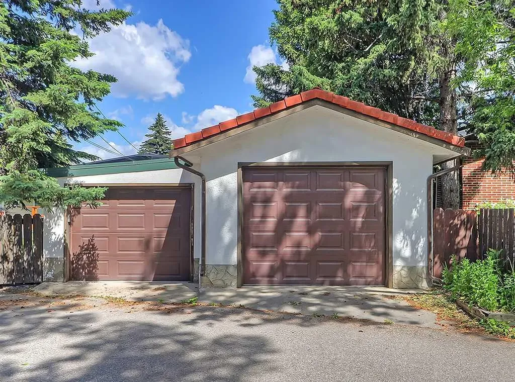 3911 Vincent Drive NW Calgary AB T2N 0K2
