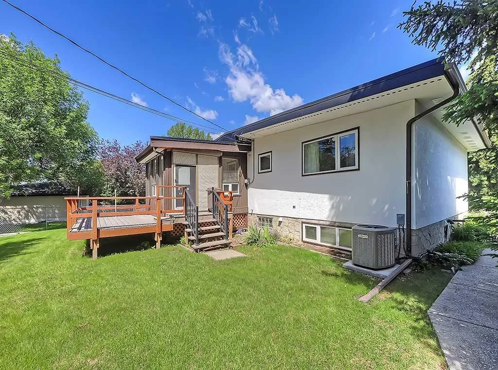 3911 Vincent Drive NW Calgary AB T2N 0K2