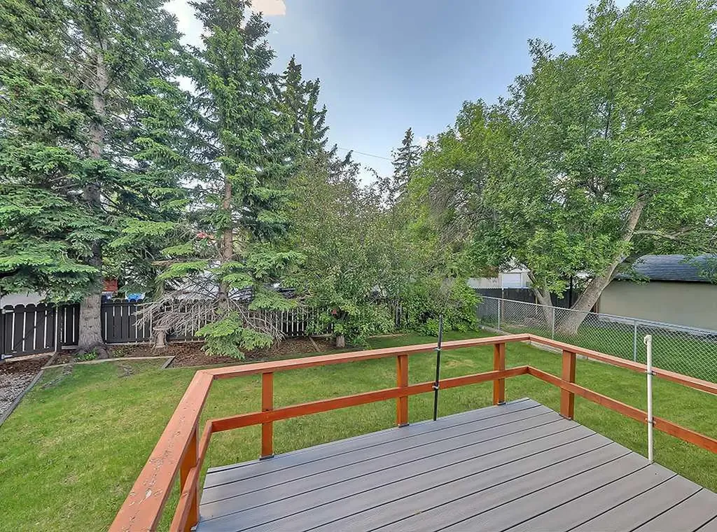 3911 Vincent Drive NW Calgary AB T2N 0K2