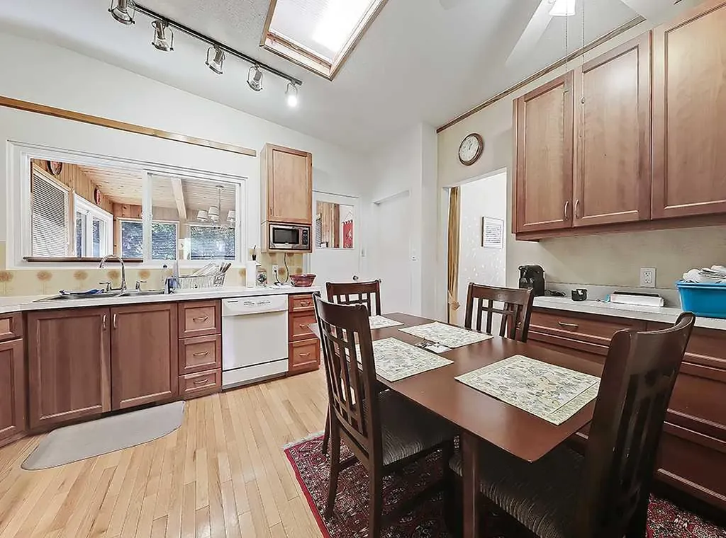 3911 Vincent Drive NW Calgary AB T2N 0K2
