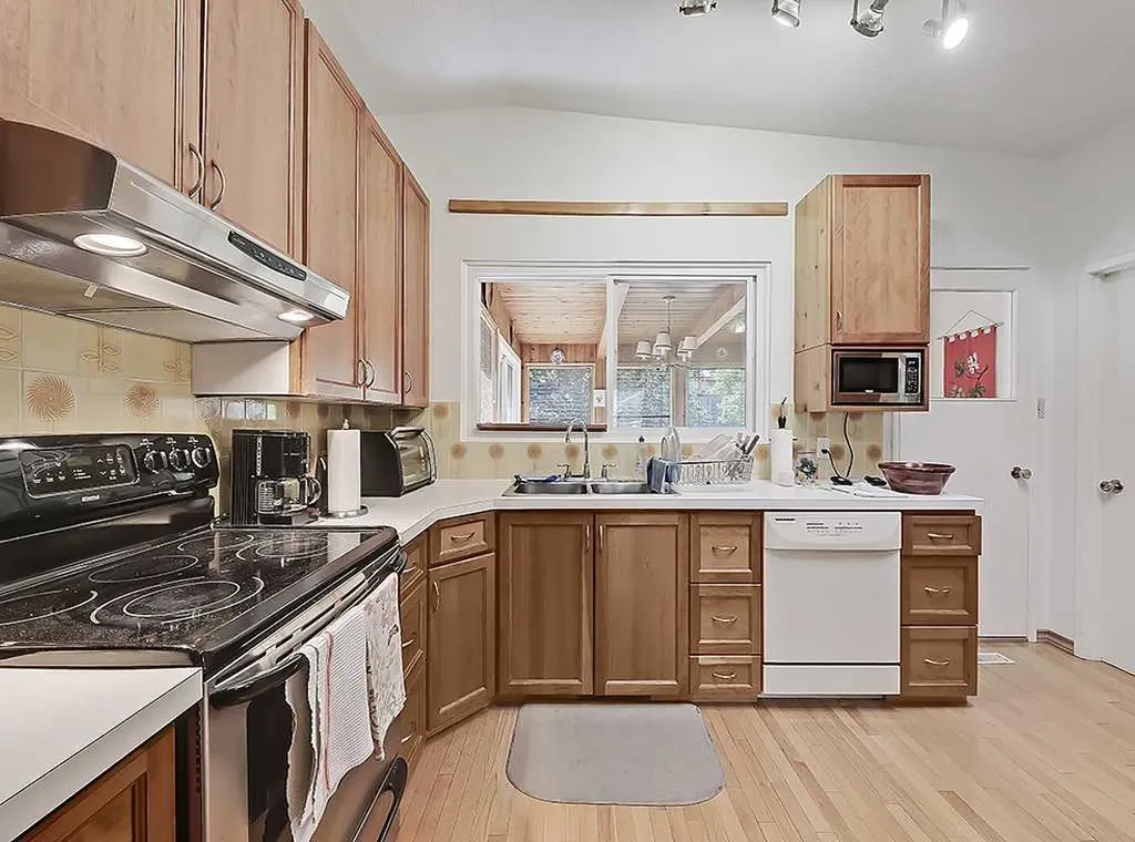 3911 Vincent Drive NW Calgary AB T2N 0K2