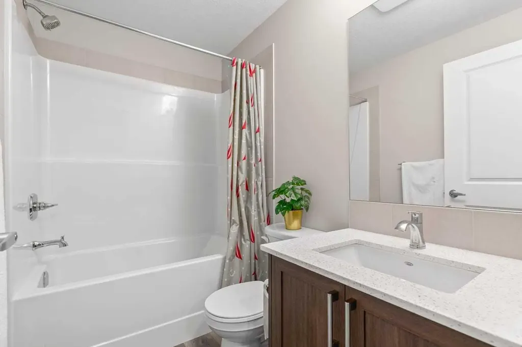 109 Mallard Grove SE Calgary AB T3S 0E2