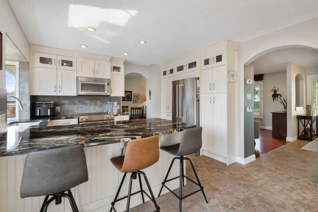 10720 Maplecrest Road SE Calgary AB T2J 1Y1