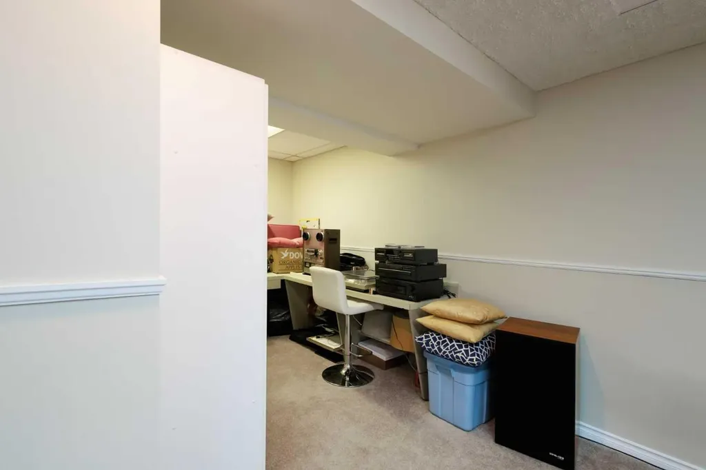 10720 Maplecrest Road SE Calgary AB T2J 1Y1