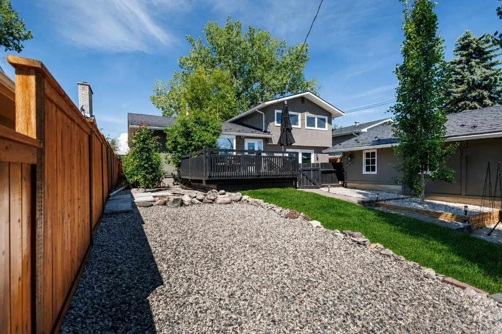 10720 Maplecrest Road SE Calgary AB T2J 1Y1