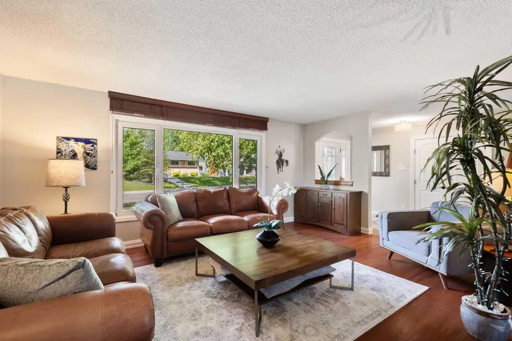 10720 Maplecrest Road SE Calgary AB T2J 1Y1