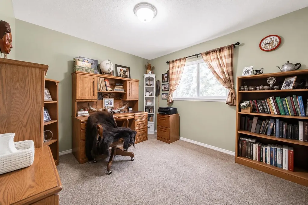 5035 58 Street Close Rocky Mountain House AB T4T 1G5