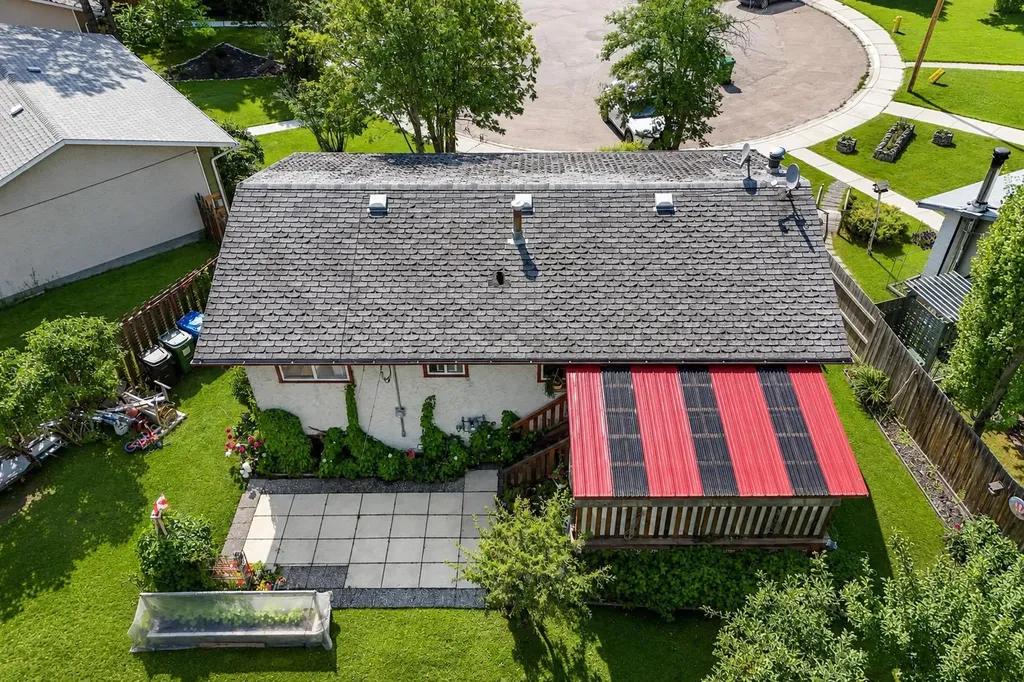 5035 58 Street Close Rocky Mountain House AB T4T 1G5