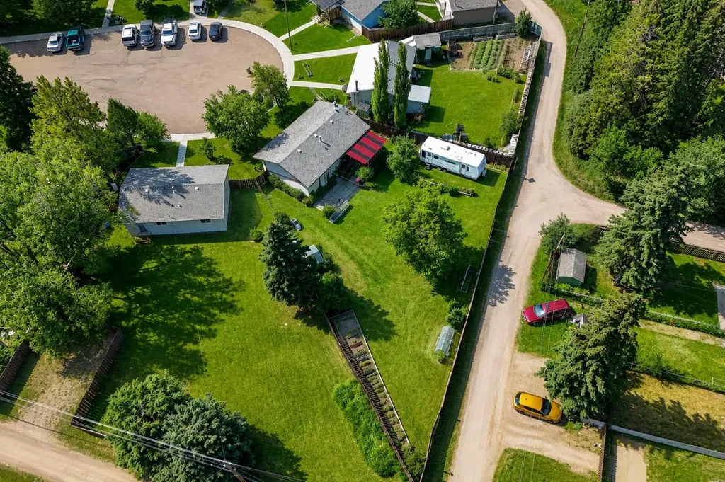5035 58 Street Close Rocky Mountain House AB T4T 1G5