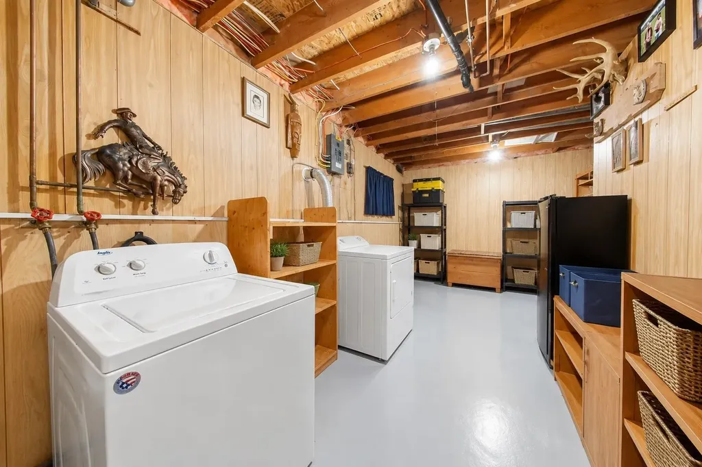 5035 58 Street Close Rocky Mountain House AB T4T 1G5