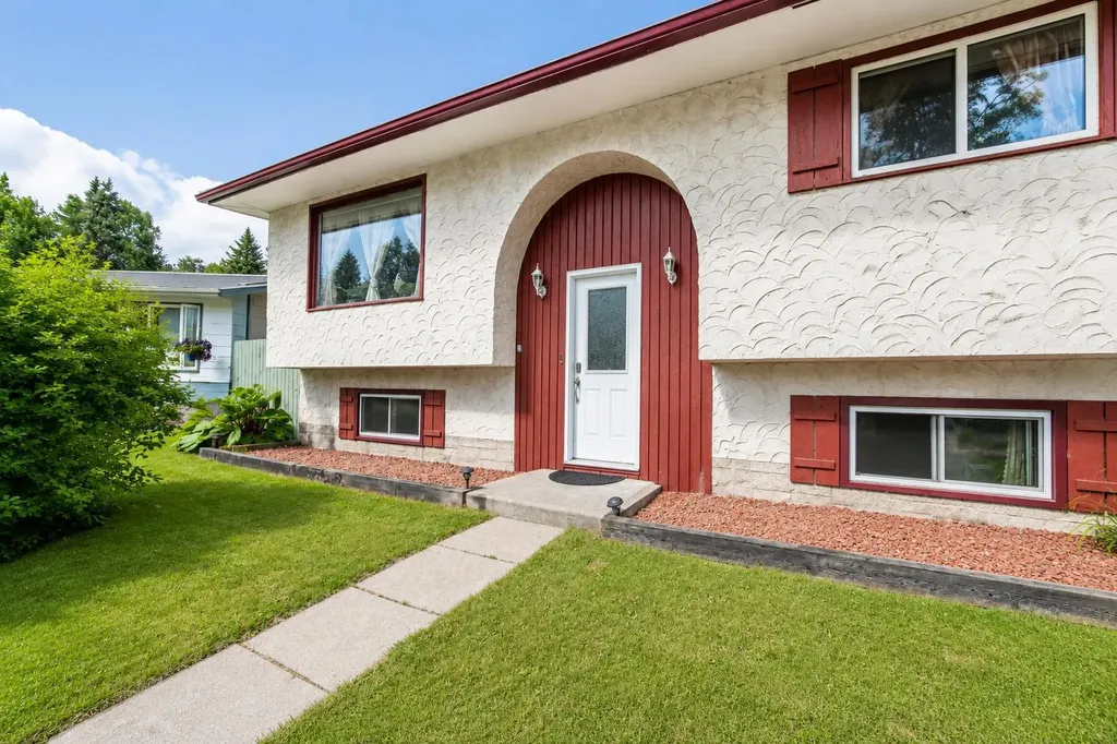 5035 58 Street Close Rocky Mountain House AB T4T 1G5