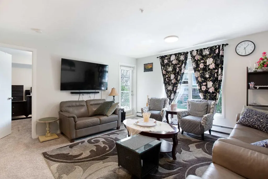 2000 Applevillage Court SE Calgary AB T2A 7Z4