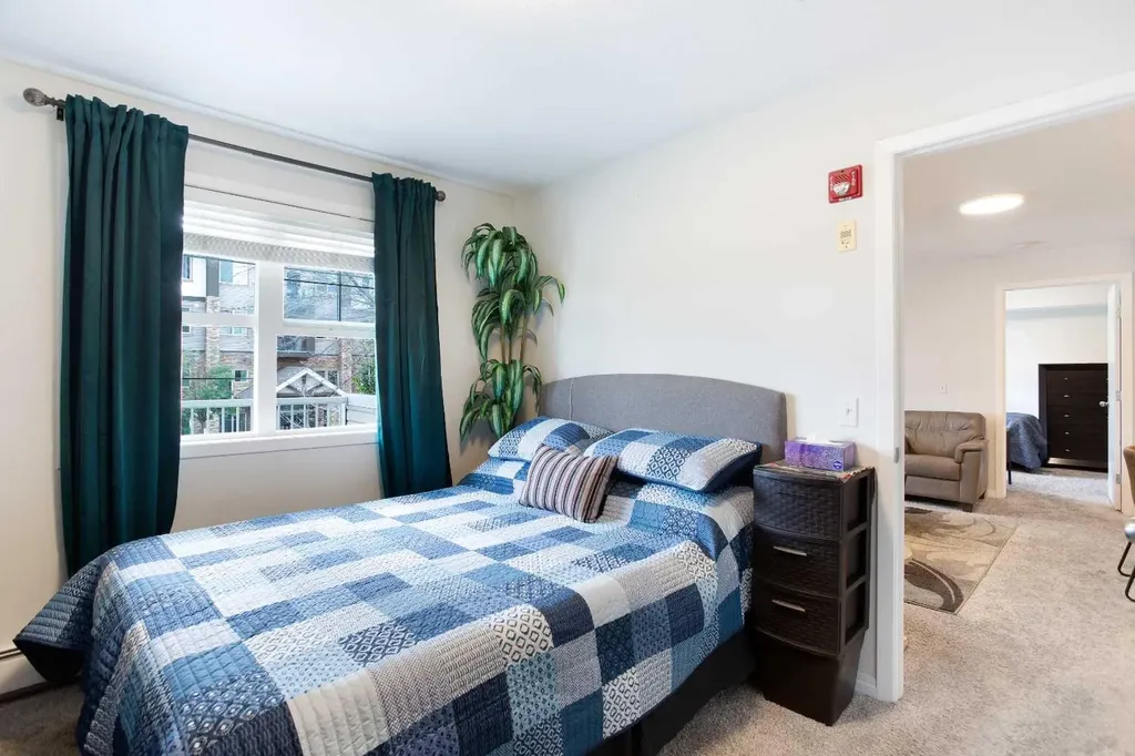 2000 Applevillage Court SE Calgary AB T2A 7Z4