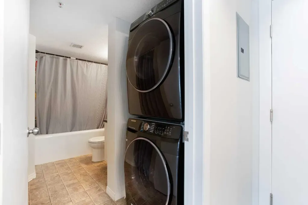 2000 Applevillage Court SE Calgary AB T2A 7Z4