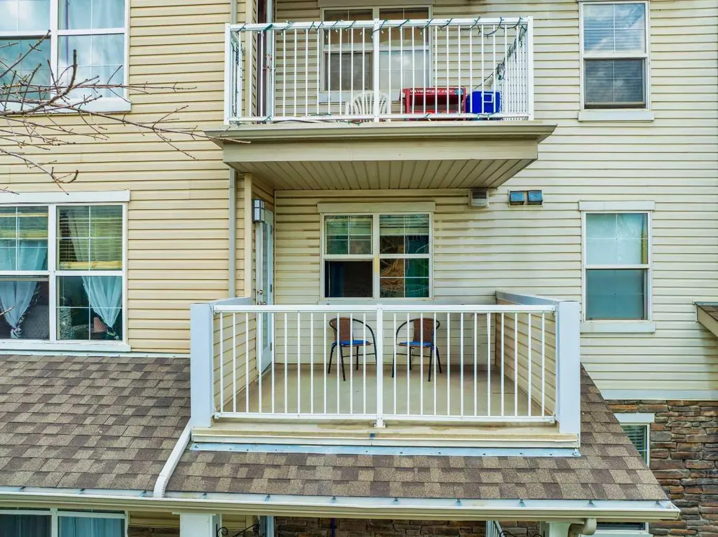 2000 Applevillage Court SE Calgary AB T2A 7Z4