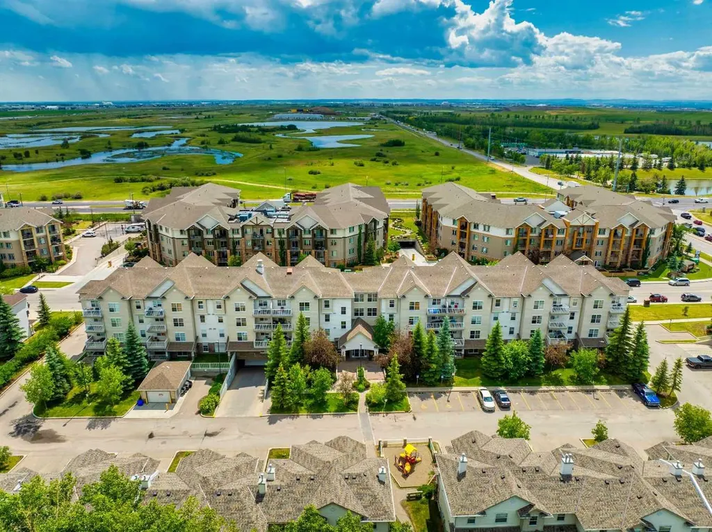 2000 Applevillage Court SE Calgary AB T2A 7Z4