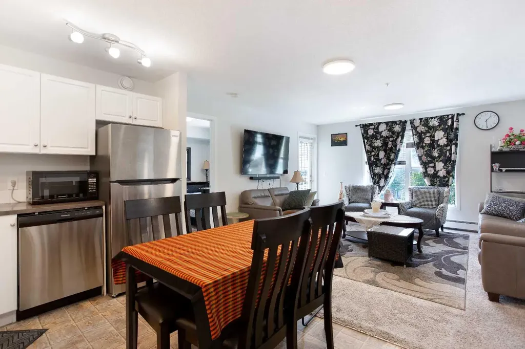 2000 Applevillage Court SE Calgary AB T2A 7Z4