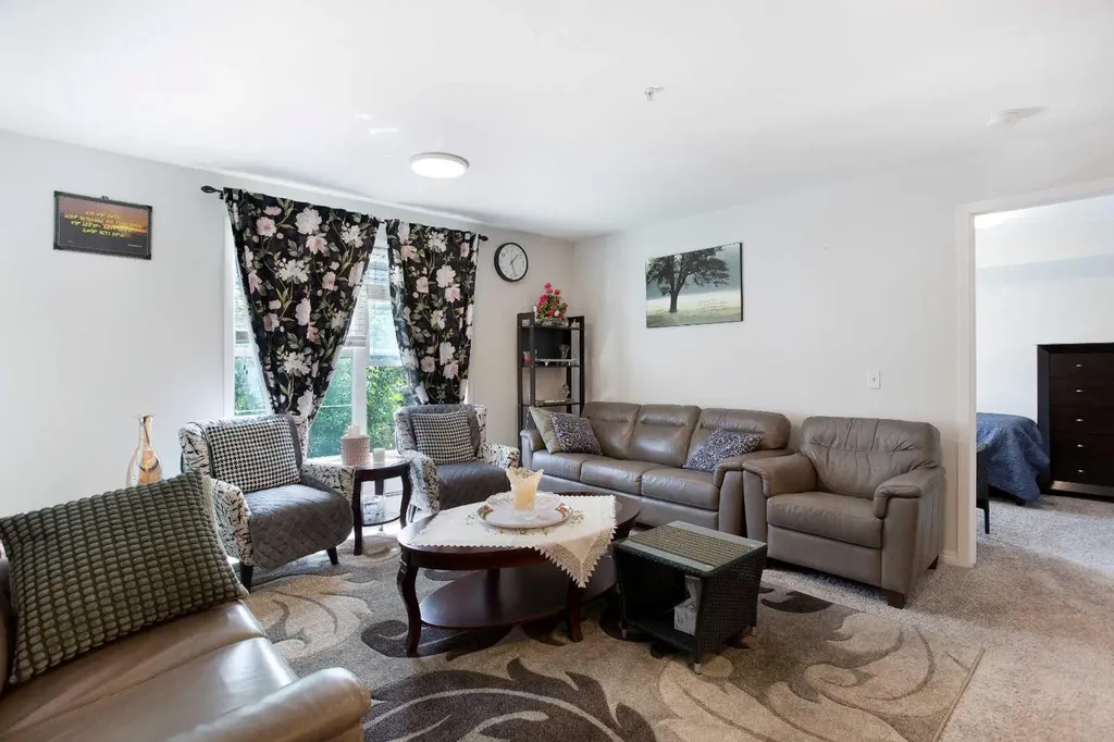 2000 Applevillage Court SE Calgary AB T2A 7Z4