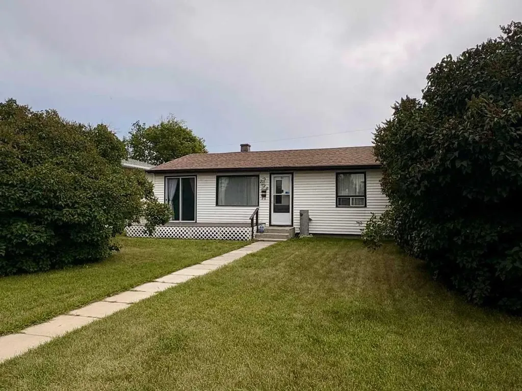 7939 47 Avenue NW Calgary AB T3B 1Z3
