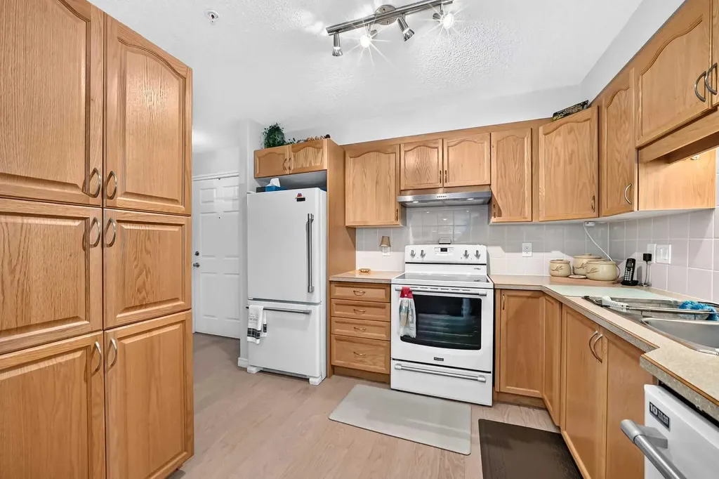 200 Community Way Okotoks AB T1S2L2