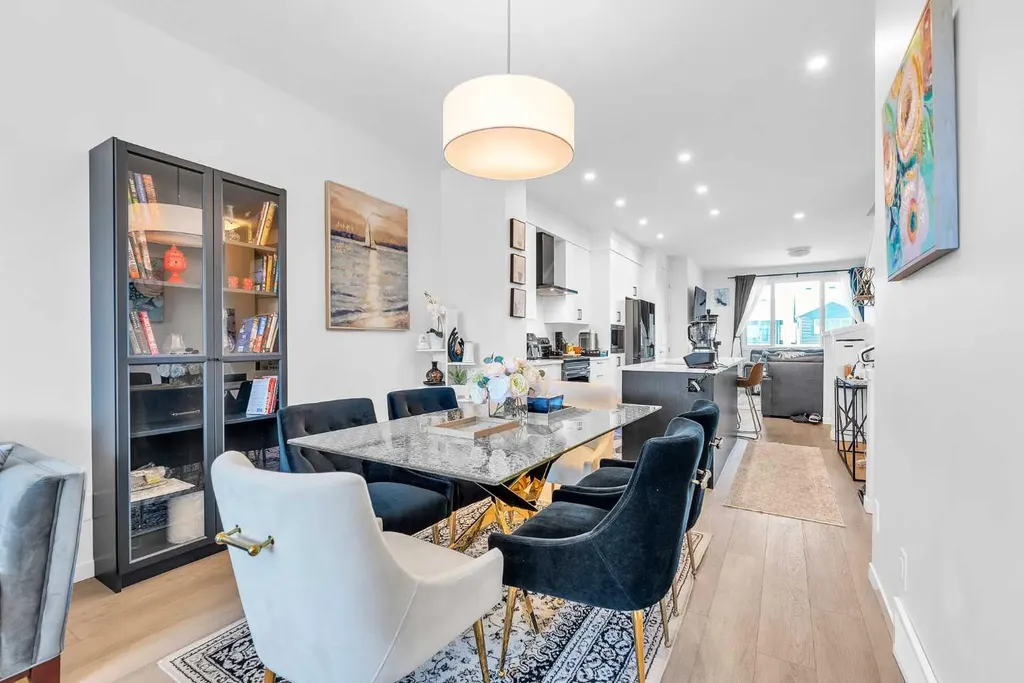 52 Edith Gate NW Calgary AB T3A 1Z2