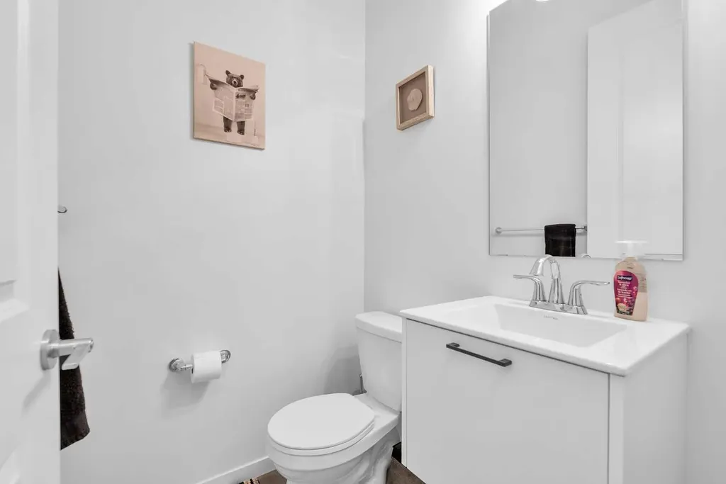 52 Edith Gate NW Calgary AB T3A 1Z2
