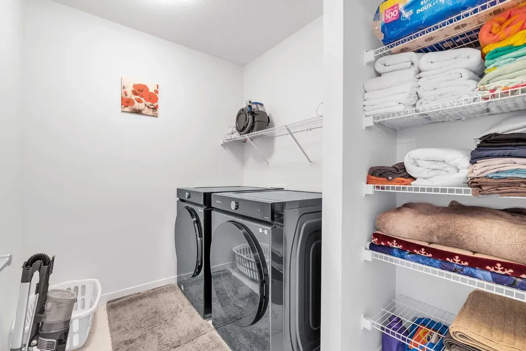 52 Edith Gate NW Calgary AB T3A 1Z2