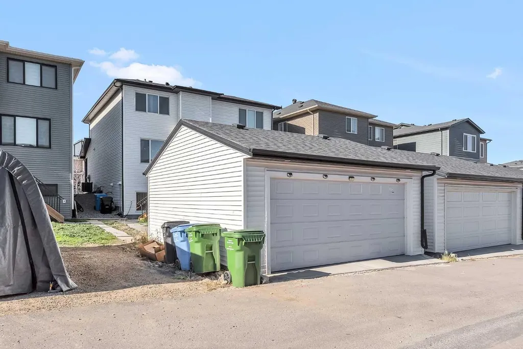 52 Edith Gate NW Calgary AB T3A 1Z2