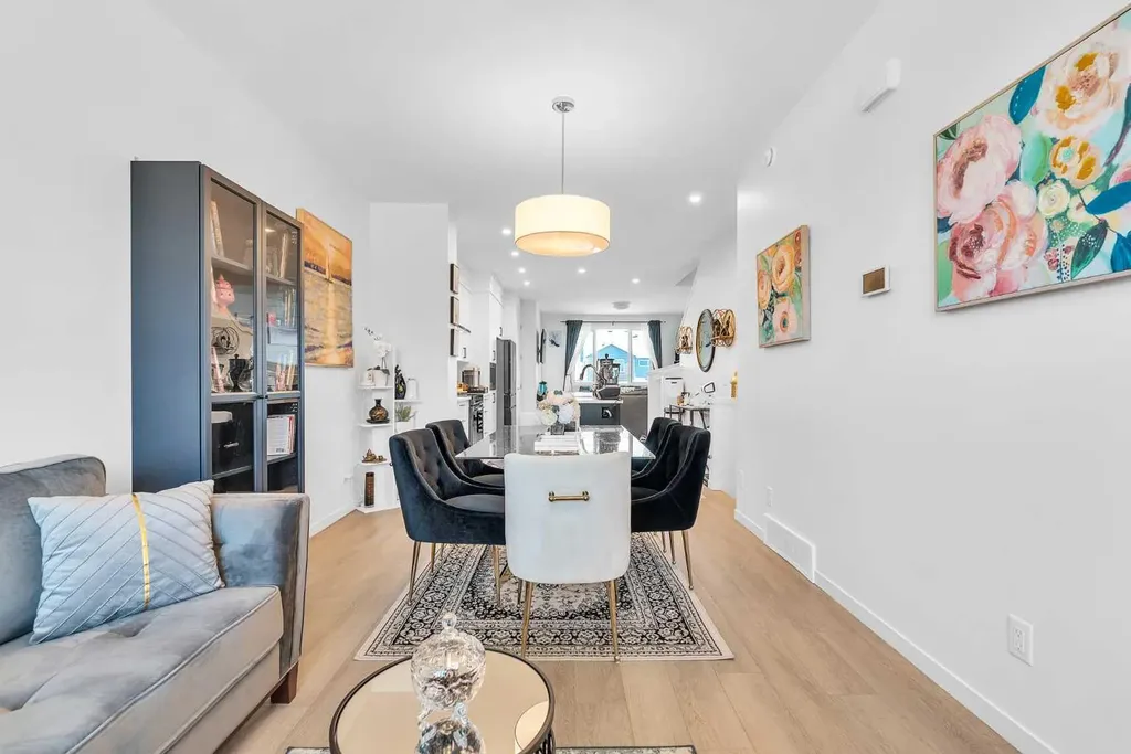 52 Edith Gate NW Calgary AB T3A 1Z2