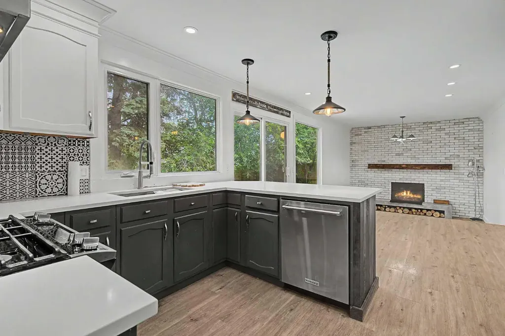 1320 116 Avenue SW Calgary AB t2w2a5