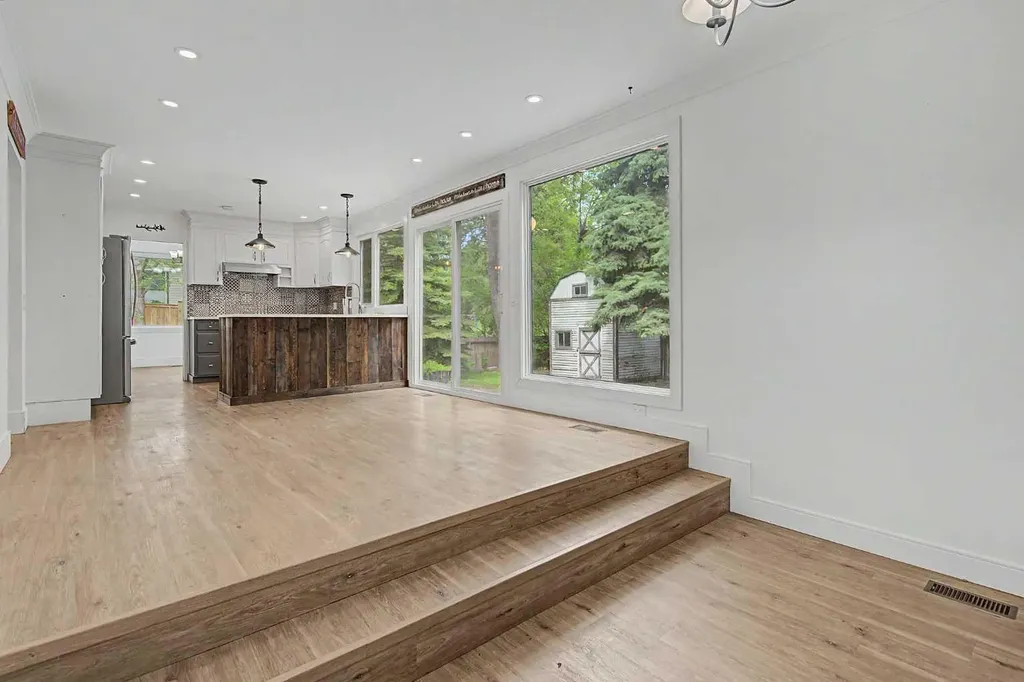 1320 116 Avenue SW Calgary AB t2w2a5