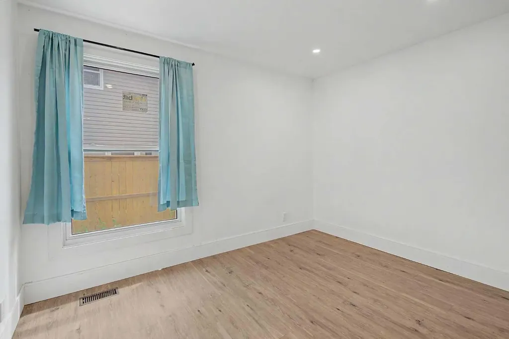 1320 116 Avenue SW Calgary AB t2w2a5