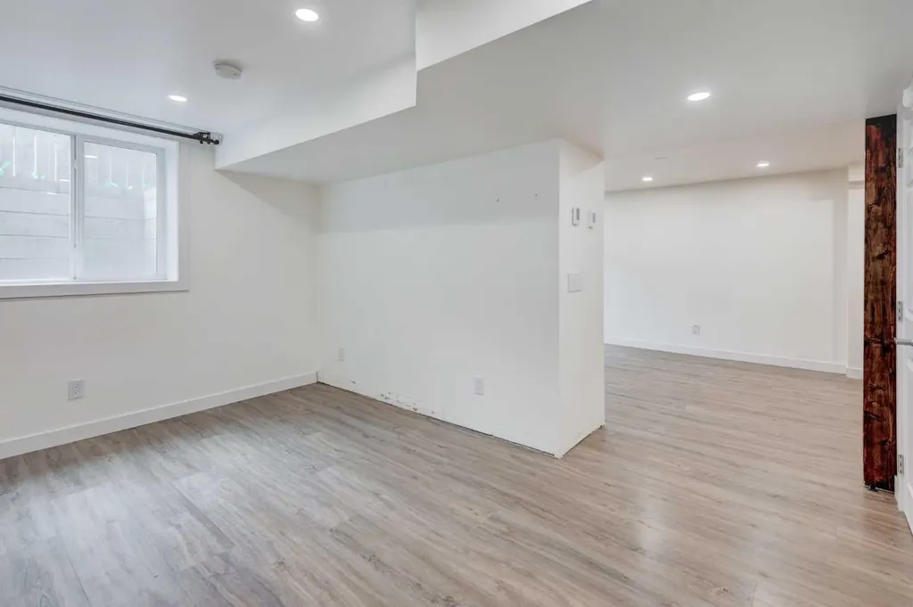 1320 116 Avenue SW Calgary AB t2w2a5